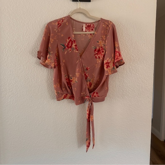 Xhilaration Pink Floral Wrap Blouse Large Short Sleeve Crop Tie Front Boho Top - Picture 1 of 8